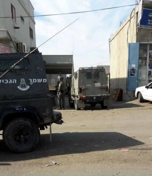الإحتلال يداهم محل تجاري في قرية برطعة جنوب جنين