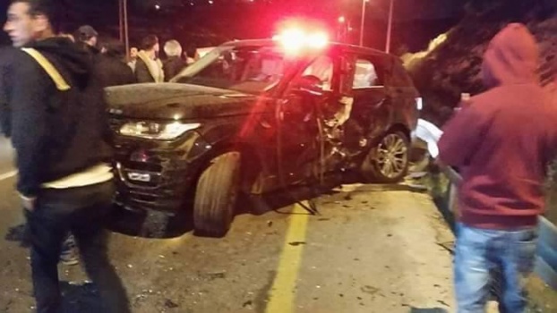 اصابة 6 مواطنين بحادث سير بين مركبتين شمال الخليل