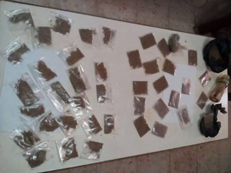 الشرطة تضبط 45 مغلف من مادة الحشيش بحوزة مروج للمخدرات في الخليل