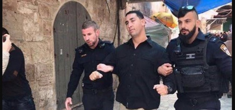 الاحتلال يعتقل حراس الاقصى وموظفيه لمنعهم محاولة سرقة احجار من الحرم