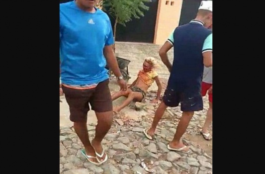 هكذا ضربوا "متحولة جنسياً" حتى الموت!