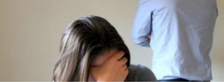 حدث بغزة ... ورقة امتحان تكشف مشكلة أسرية وتعيد مطلقة لزوجها بعد زواج دام لـ25 عاماً