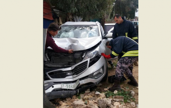 اصابة مواطن بحادث اصطدام مركبة بعامود كهرباء ضغط عالي جنوب جنين