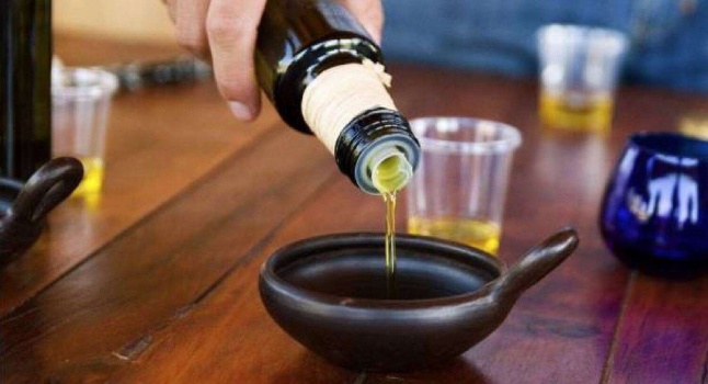 كيف تعرف زيت الزيتون المغشوش من الطبيعي