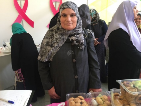 هناء.. واجهت السرطان بـ"أنا قوية"
