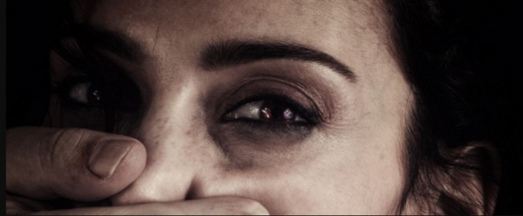 اغتصبوها لساعاتٍ على الهواء مباشرةً.. جريمةٌ بشعة في بثٍّ حي على فيسبوك