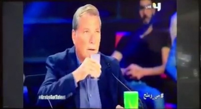 فيديو : علي جابر ينفذ #تحدي_مي_وملح بحلقة اراب جوت تالنت