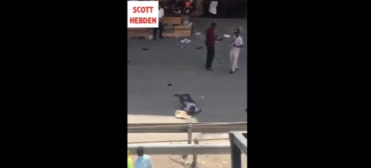 شاهد كيف اعدم شرطي أحد رجال العصابات في كينيا وسط الشارع العام