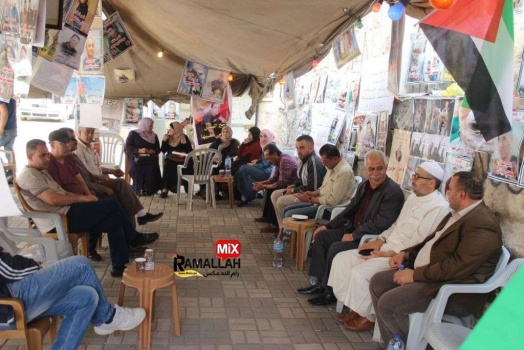 لليوم السادس على التوالي.. تواصل الفعاليات التضامنية مع الاسرى داخل خيمة الاعتصام في جنين