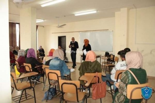 الشرطة تعقد لقاء مع طلبة جامعة القدس المفتوحة حول الوقاية من المخدرات في جنين
