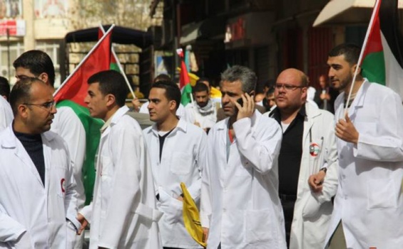 نقابة الأطباء تعلق إضرابها