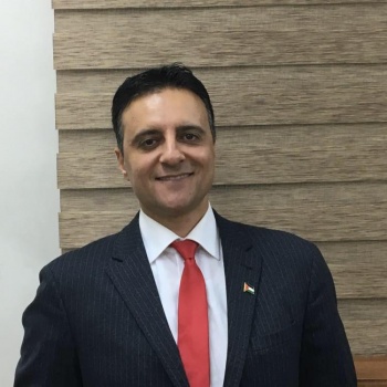 نزال: رواتب الموظفين بـ"أمان".. والسلطة تواجه حربًا مالية.. ونريد إنقاذ غزة وليس جعلها سنغافورة