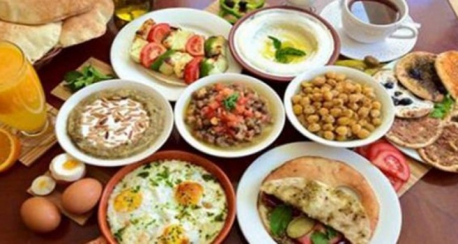حتى لا تشعر بالعطش.. أفضل سحور في رمضان