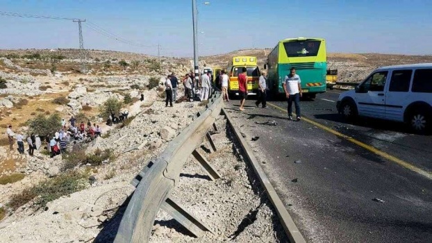 وزير المواصلات يتوعد 'السائقين المستهترين' بأقسى العقوبات