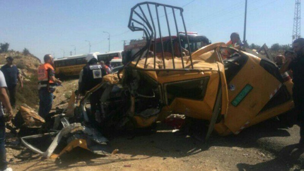 حداد وإضراب تجاري في صور باهر على ضحايا حادث السير المروع