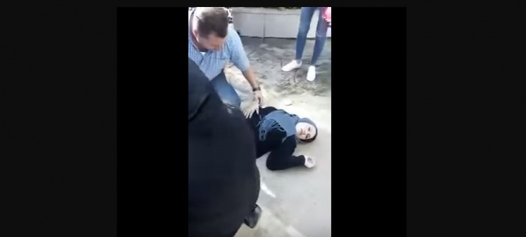 بالفيديو: وضعت مولودها في الشارع على ابواب المستشفى !