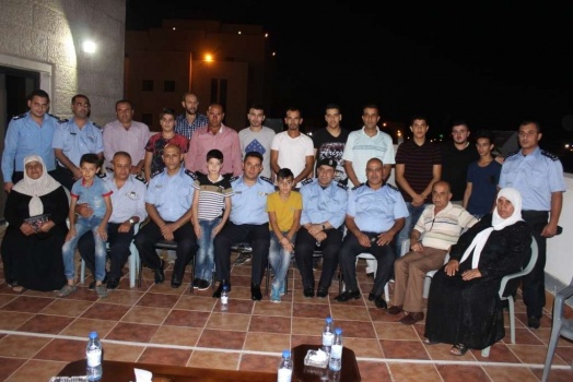 بالصور..شرطة جنين تقيم مأدبة إفطار لذوي الشهداء من مرتبات الجهاز