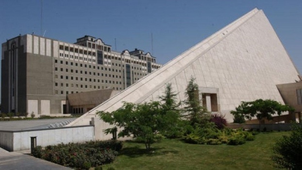 البرلمان الأردني يقر 'الزواج المبكر'