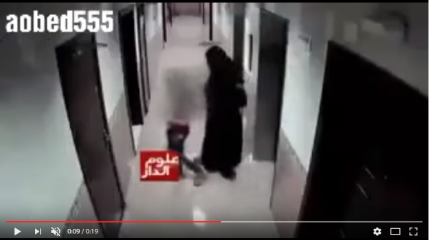 بالفيديو...رجل متنكر بزي امرأة يقتل طفلا في ابو ظبي