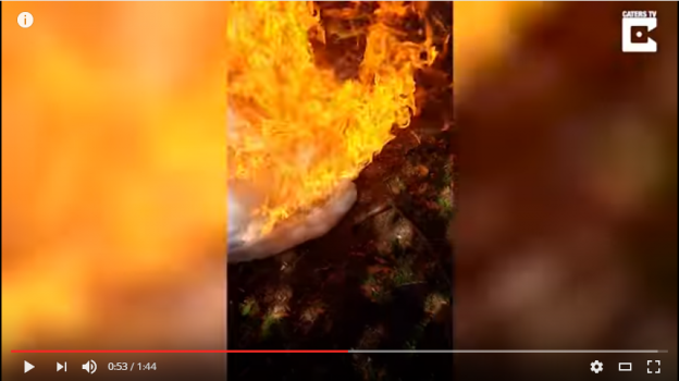 فتاة تحرق فستان زفافها ردا على خيانة خطيبها