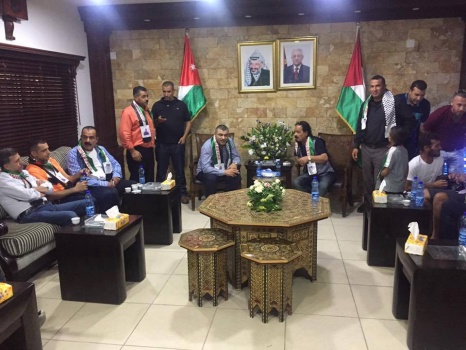 بالصور : وصول نادي الوحدات الاردني لارض فلسطين