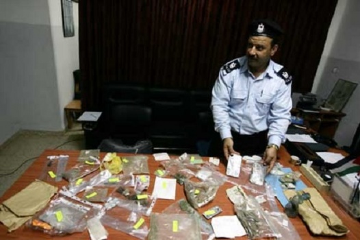 شرطة جنين تضبط مواد مخدرة ونقود مزيفة بحوزة مواطن من سكان أراضي ال48