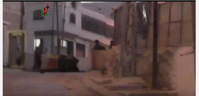 بالفيديو ..  مقتل جندي اسرائيلي بنيران زميله في تل ارميدة بالخليل
