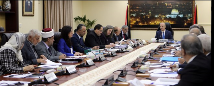 الحكومة: على حماس أن تستجيب لمبادرة الرئيس