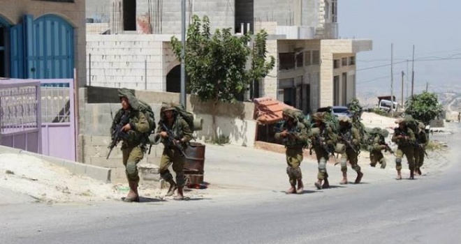 الاحتلال يعزل قرية كوبر شمال غرب رام الله