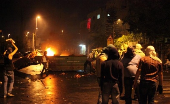إصابات بالاختناق جراء اقتحام الاحتلال لقرية أم صفا