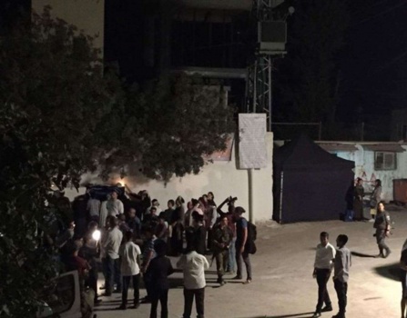 منع تجول بكفل حارس- اعتقال 17 مواطنا في الضفة
