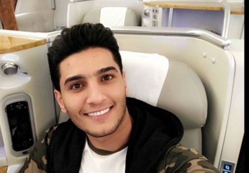 محمد عساف يتعرض لموجة من الإنتقادات بسبب تشبهه بالنساء!