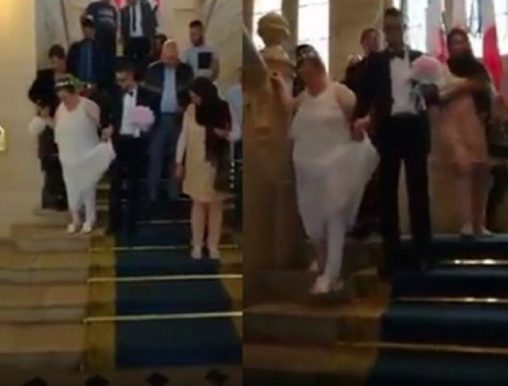 فيديو| شاب مغربي يتزوج بمسنّة فرنسيّة تكاد تستطيع تحريك أرجلها !