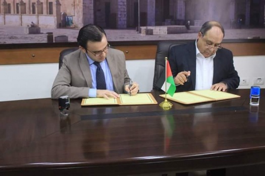 محافظ جنين و وزير الثقافة يبحثان تخصيص أرض لإقامة القصر الثقافي في جنين