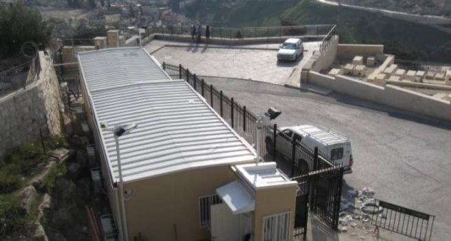 مستوطنون ينصبون بيوتا متنقلة غرب بيت لحم