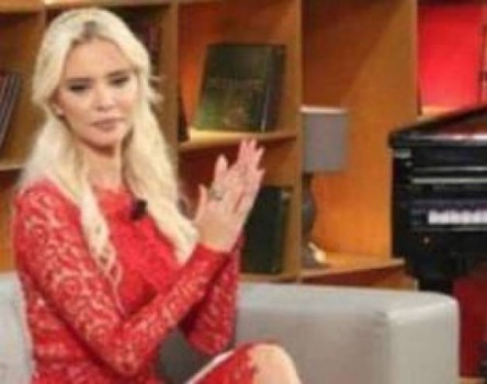صور| هذه ليست إيفانكا ترامب بل إعلامية عربية مشهورة.. خمنوا من هي؟