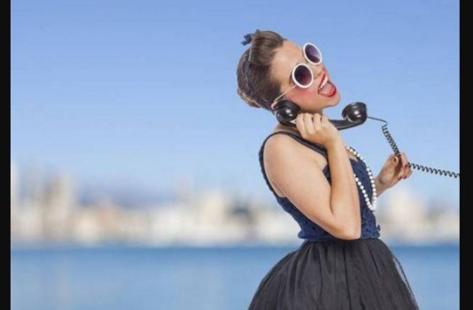 هل فعلاً تتحدث المرأة 3 أضعاف الرجل؟ ولماذا؟!