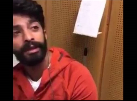 فيديو مؤثر لشاب كويتي أصم يسمع صوت والدته للمرة الأولى !