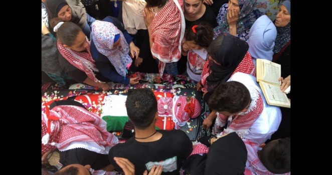 بالصور..تشييع جثمان الشهيد الصالحي في بيت لحم