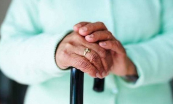 اغتصب حماته التسعينية.. ما فعله مقزّز وهكذا ضبطته ابنته بالجرم المشهود!
