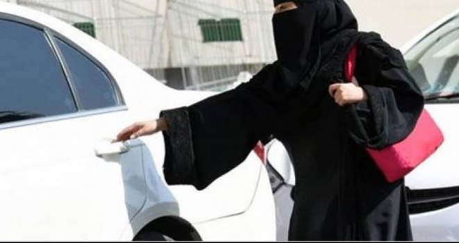 صورة| نائب رئيس شرطة دبي يعلّق على قرار قيادة السعوديات كاشفاً سراً عن عائلته!