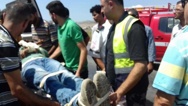 اصابة مواطن بحادث انقلاب مركبة جنوب جنين