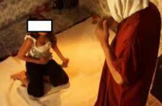 مشعوذ يضرب إمرأة حتى الموت لطرد الجن منها!