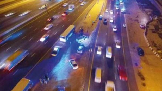 عقب مقتل 5 بحادث دهس.. دبي تغرم المصلين على جوانب الطرق