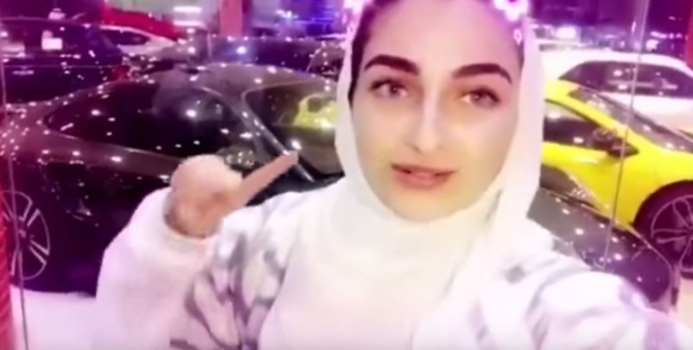 فيديو| أول فتاة سعودية تشتري سيارة بعد قرار الملك سلمان!