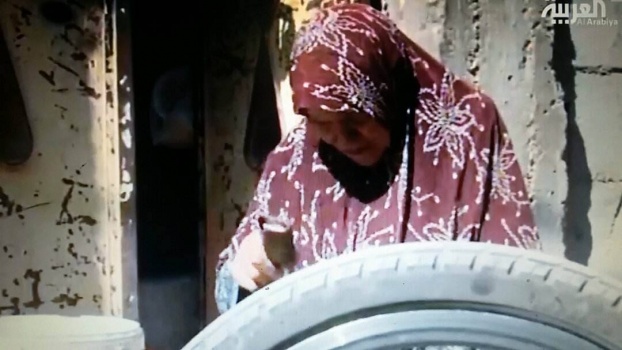 شاهد سبعينية فلسطينية تمتهن إصلاح الدراجات الهوائية