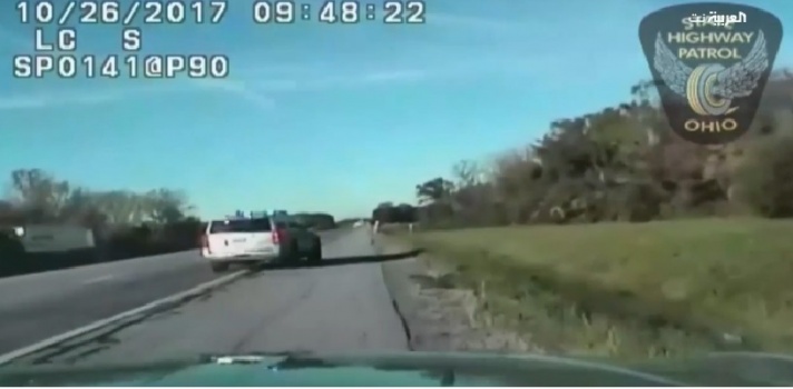 فيديو : عمره 10 سنوات ودوّخ شرطة أميركا على طريق سريع