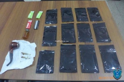 الشرطة تضبط مواد يشتبه أنها مخدرة بحوزة شخص في جنين