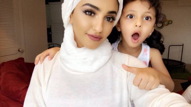 فيديو| سعودية تقدّم خادمة فلبينية جائزة في مسابقة أطلقتها على 'سناب شات'!!