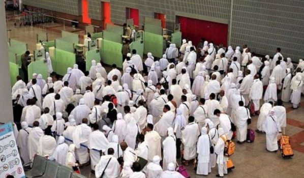 850 معتمراً يغادرون الضفة اليوم